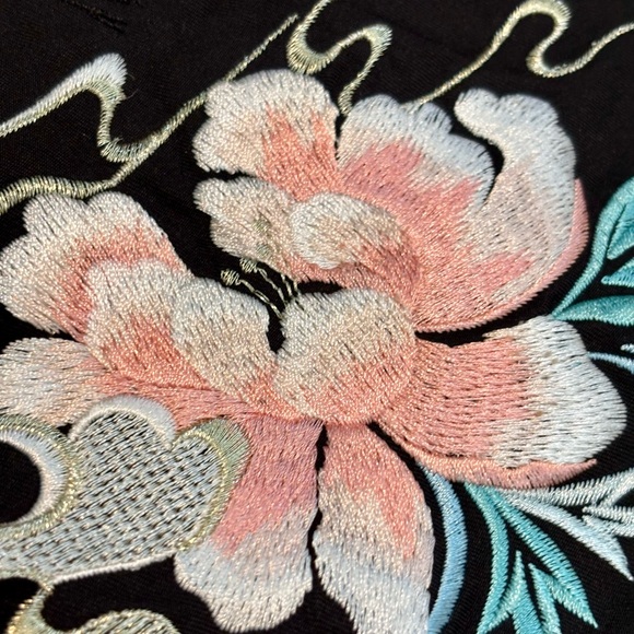 Embroidered Asian Robe / Kimono Style Jacket - Picture 9 of 11